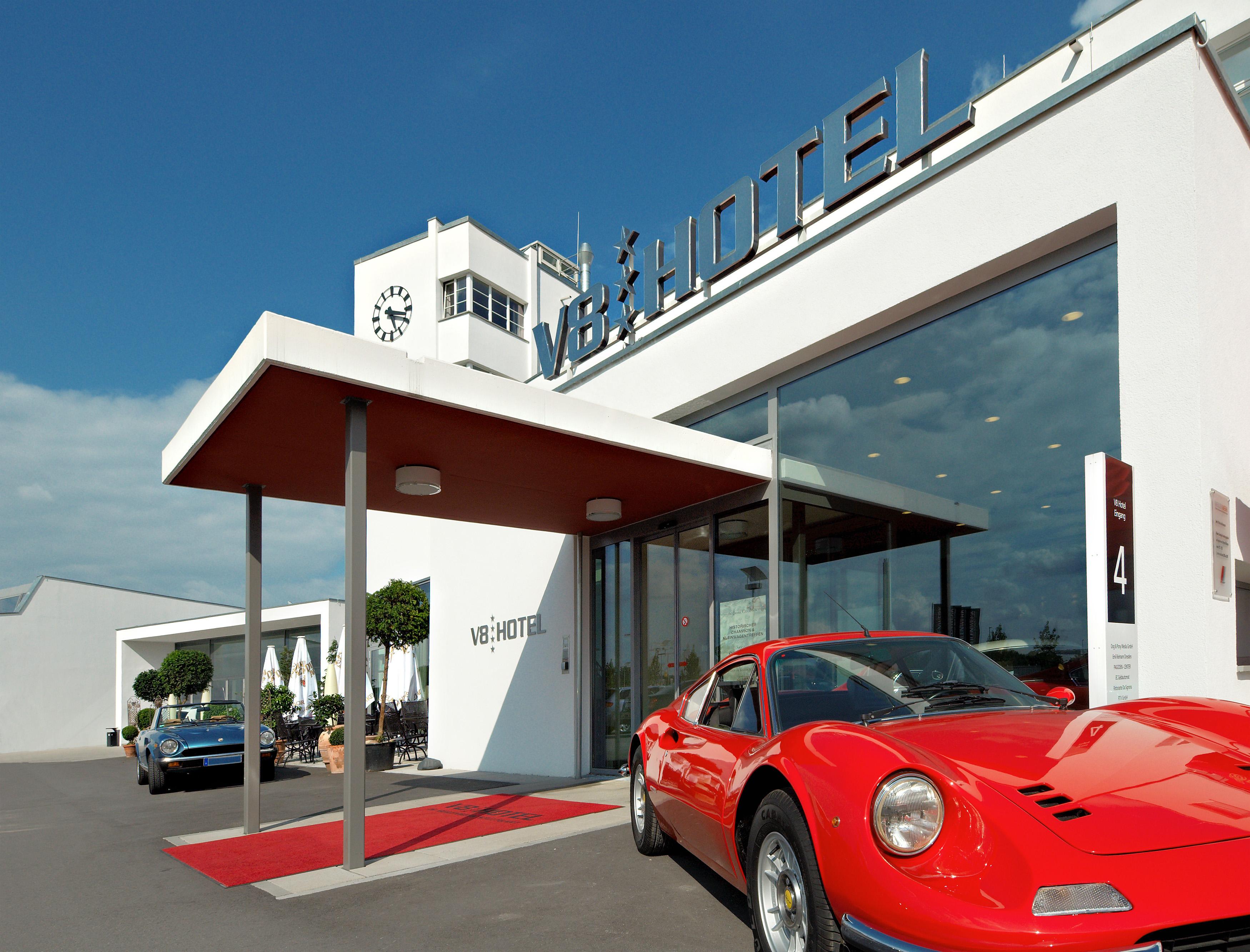 V8 Hotel Classic Motorworld Region Stuttgart Бёблинген Экстерьер фото
