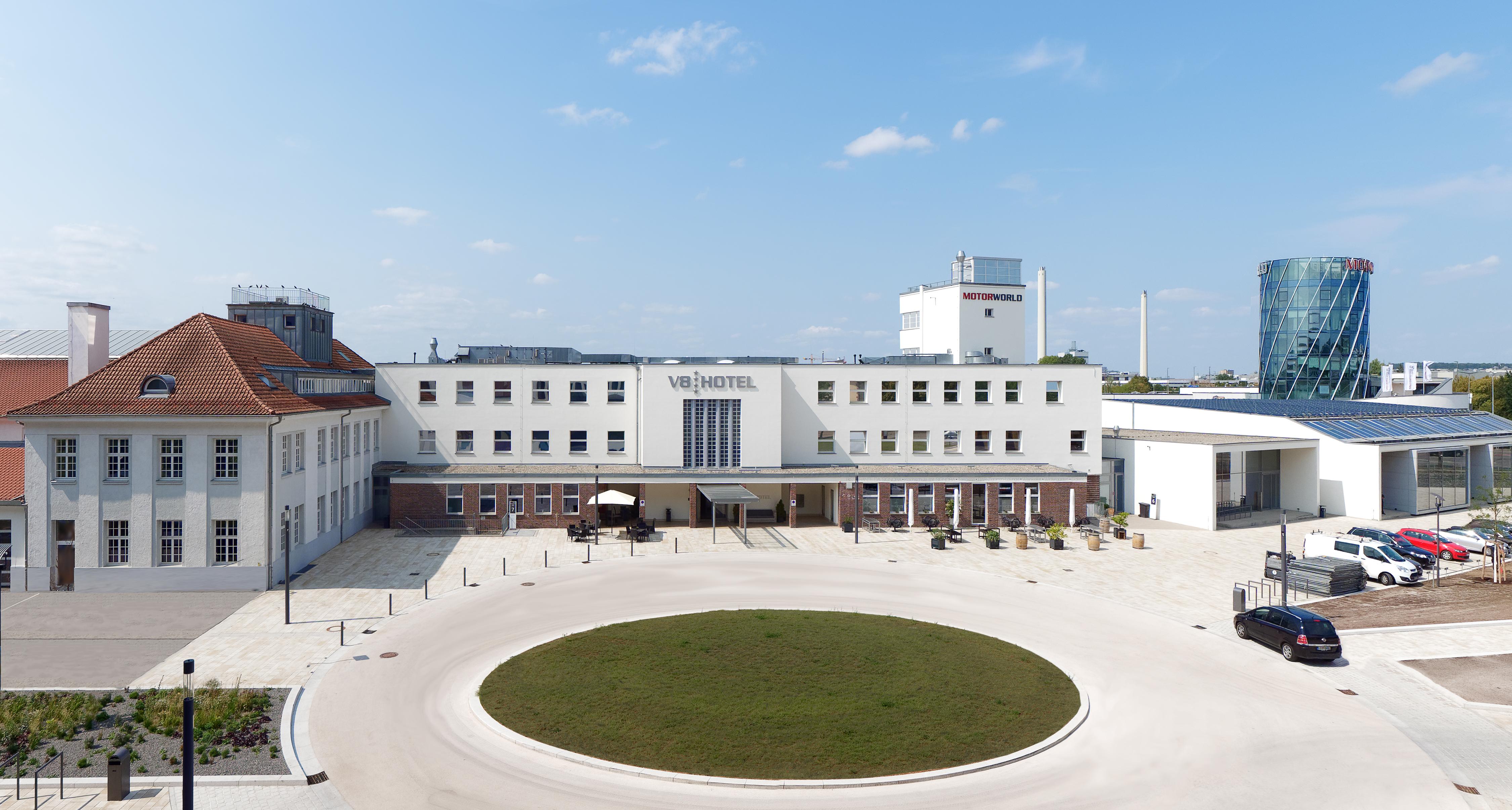 V8 Hotel Classic Motorworld Region Stuttgart Бёблинген Экстерьер фото