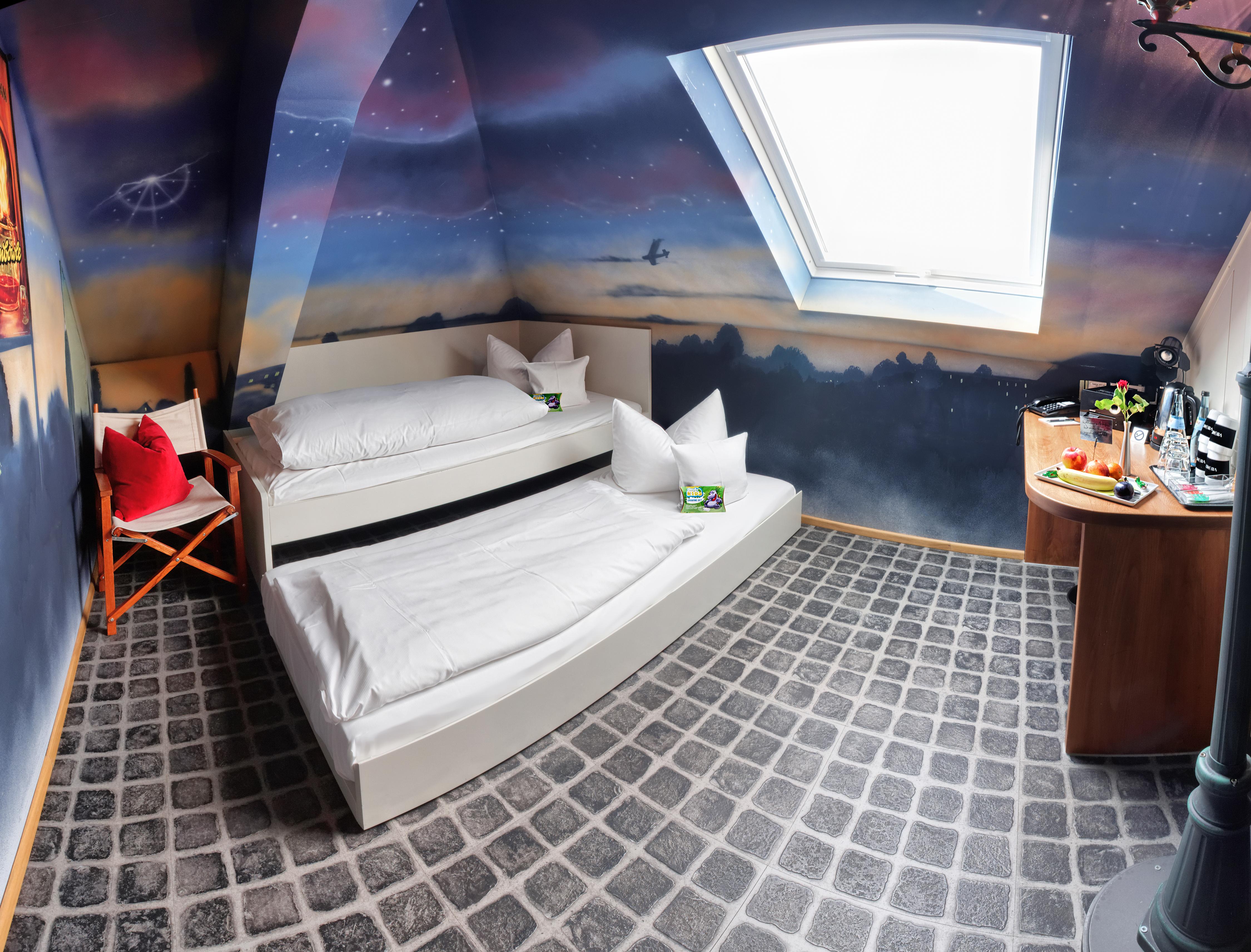 V8 Hotel Classic Motorworld Region Stuttgart Бёблинген Экстерьер фото
