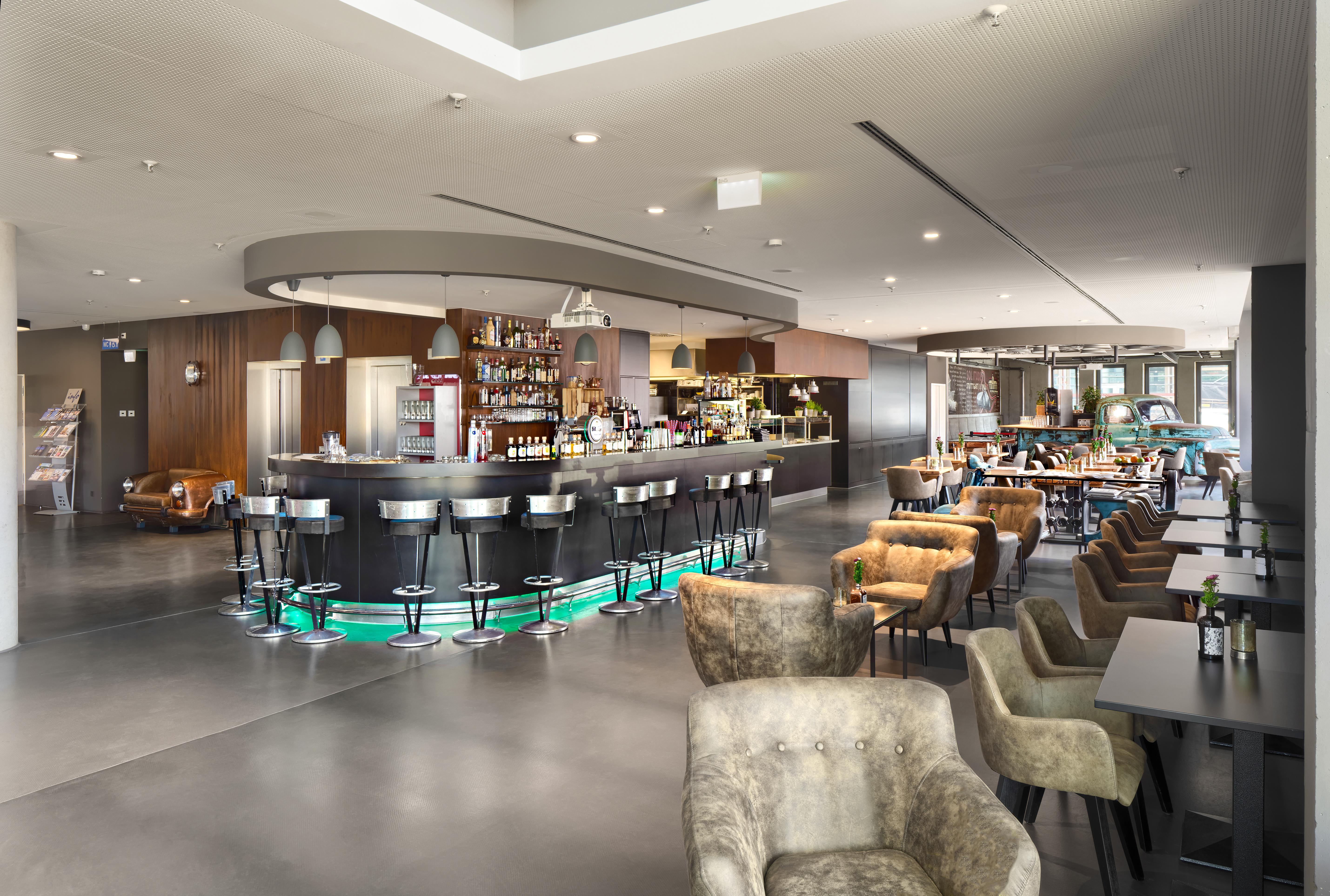 V8 Hotel Classic Motorworld Region Stuttgart Бёблинген Экстерьер фото